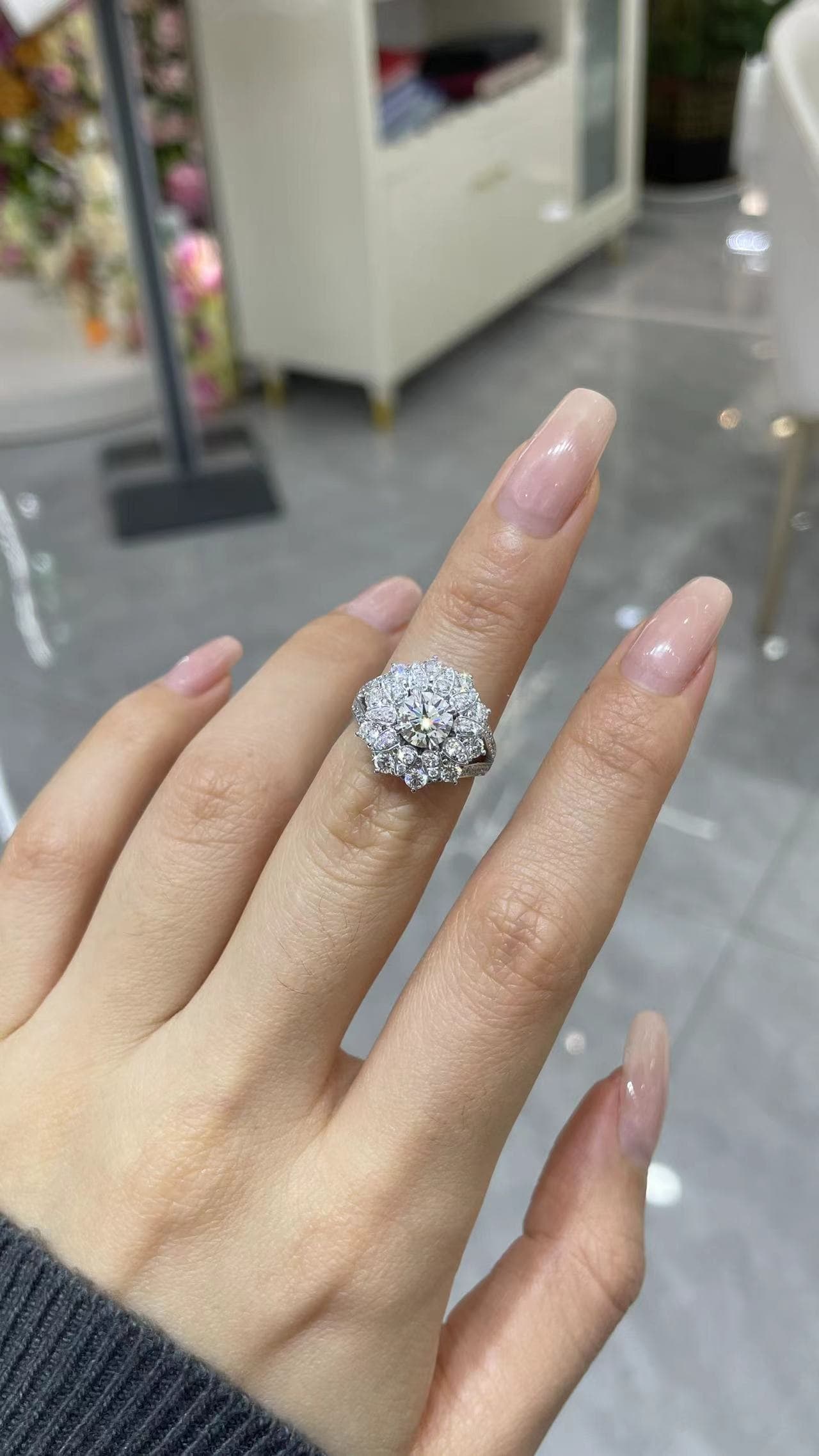 Pt950 1克拉 鑽戒（主鑽1.03ct） Pt950 鉑金戒台，主鑽 1.03 克拉。d1.47*11 - 視角 5